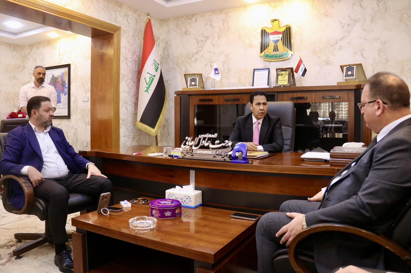 زيارة محافظ نينوى لمناقشة قرارات اللجنة العليا للإعمار والاستثمار